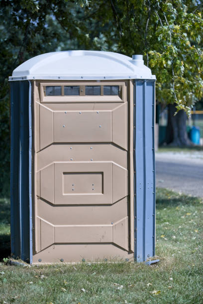Affordable portable toilet rental in Halstead, KS